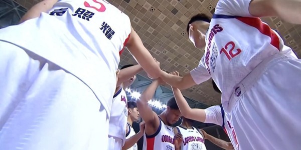 亿万28娱乐-牛逼！怒砍全场最高21分11板+赛季12次两双，球迷：他该打世预赛