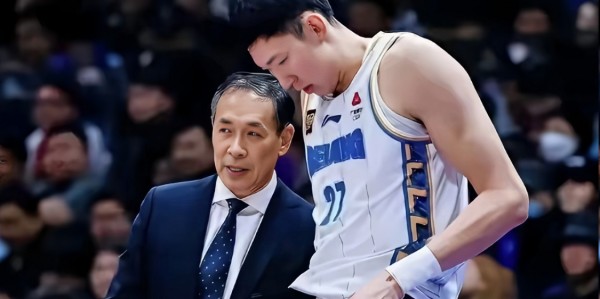 亿万28-生日夜摆烂！周琦拿5分提前离场，把川队所剩不多的油都逼出来了