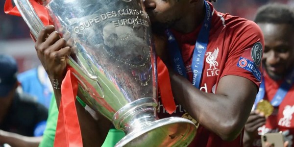 十年前的今天，奥里吉完成红军生涯首秀，你对他有何印象？