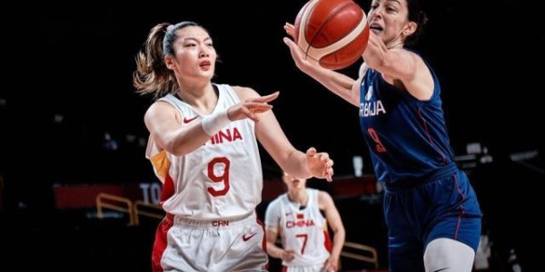 亿万28下载-23次失误痛失好局 遭遇黑色四分钟女篮为年轻买单