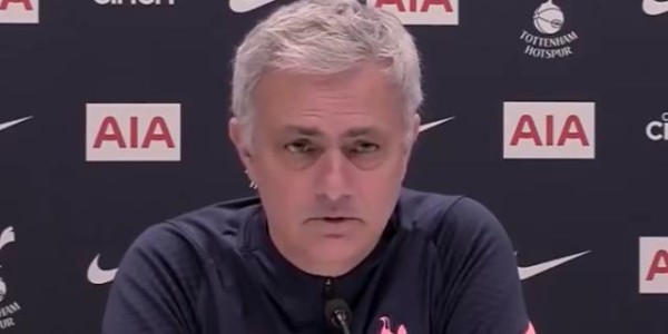 【夜读】中国足球靠颜值扬眉吐气的一天？