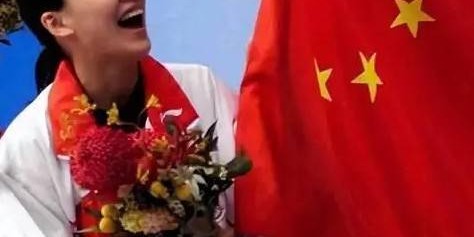 亿万28官网-恩爱24年难敌残酷现实！74岁梁锦松明显衰老，48岁伏明霞仍貌美如花|郭晶晶|婚姻|岁月|爱情|荣耀_新浪娱乐_新浪新闻