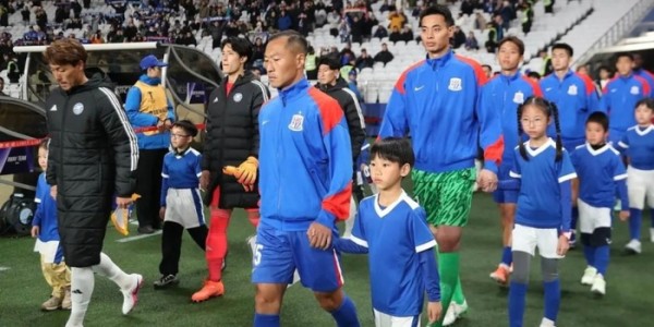 亿万28娱乐-富得流油，申花仅一年球衣广告就3亿，还有门票周边，可独立运营|上海申花|中超|上海申花足球俱乐部|球迷|收入_新浪体育_新浪新闻