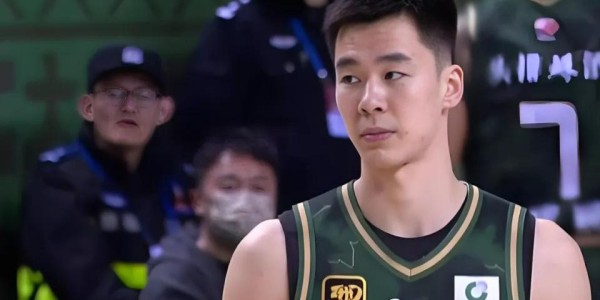 亿万28娱乐-牛逼！怒砍全场最高21分11板+赛季12次两双，球迷：他该打世预赛
